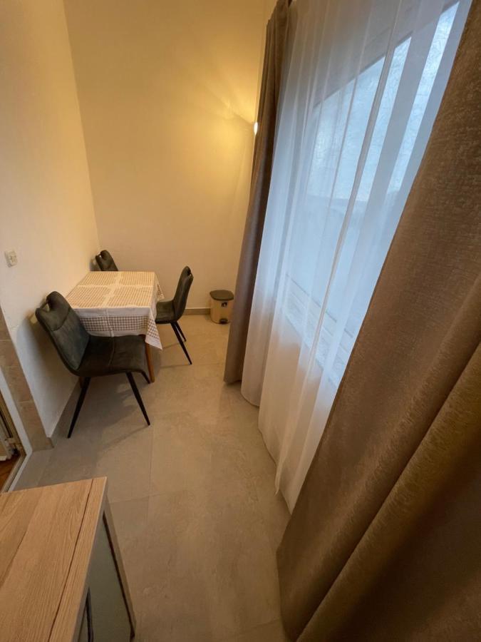 Diana Rooms And Apartments Starigrad Paklenica Exteriér fotografie