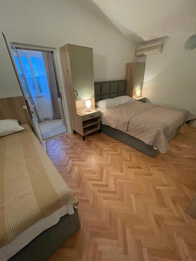 Diana Rooms And Apartments Starigrad Paklenica Exteriér fotografie