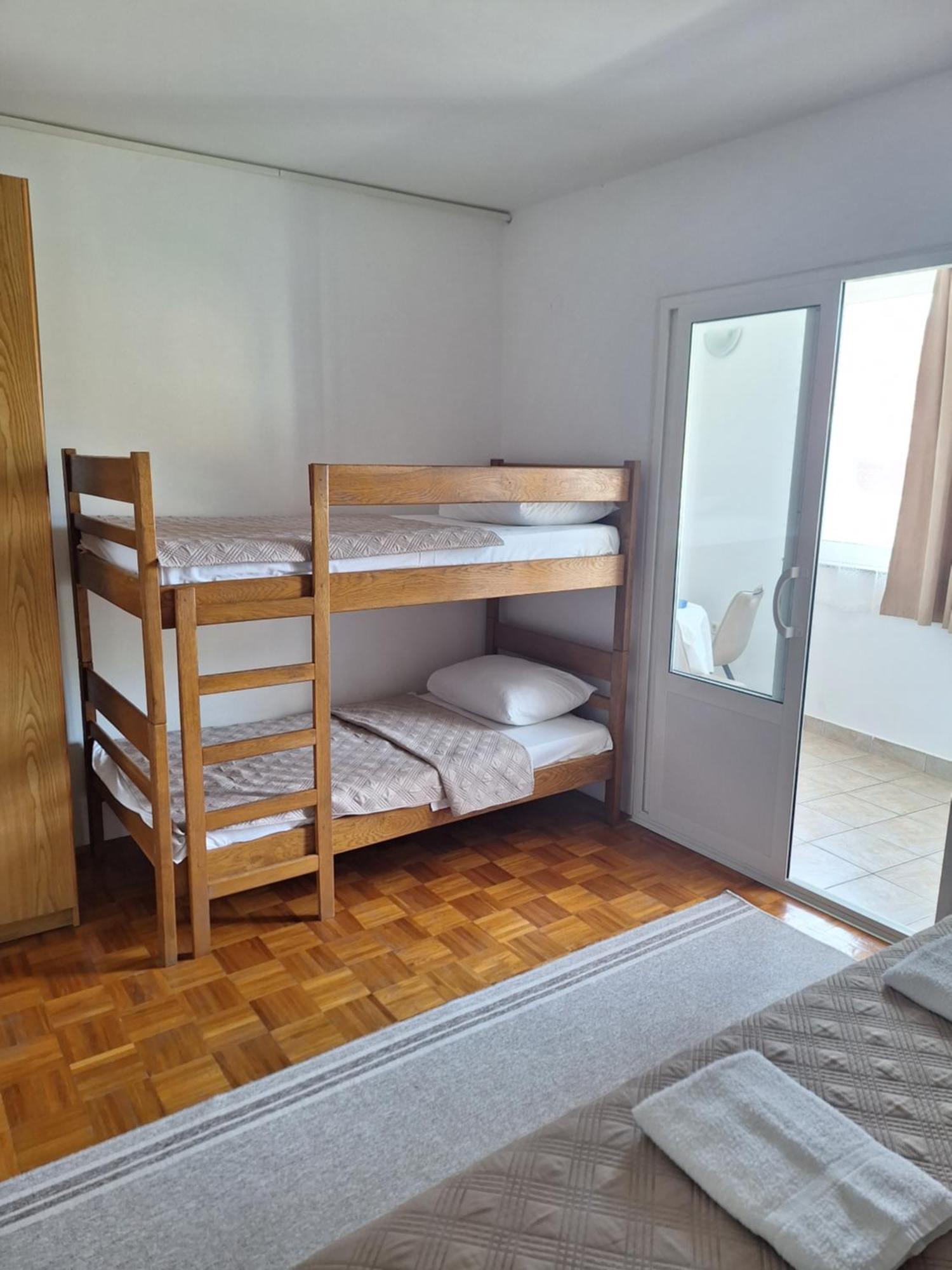 Diana Rooms And Apartments Starigrad Paklenica Exteriér fotografie