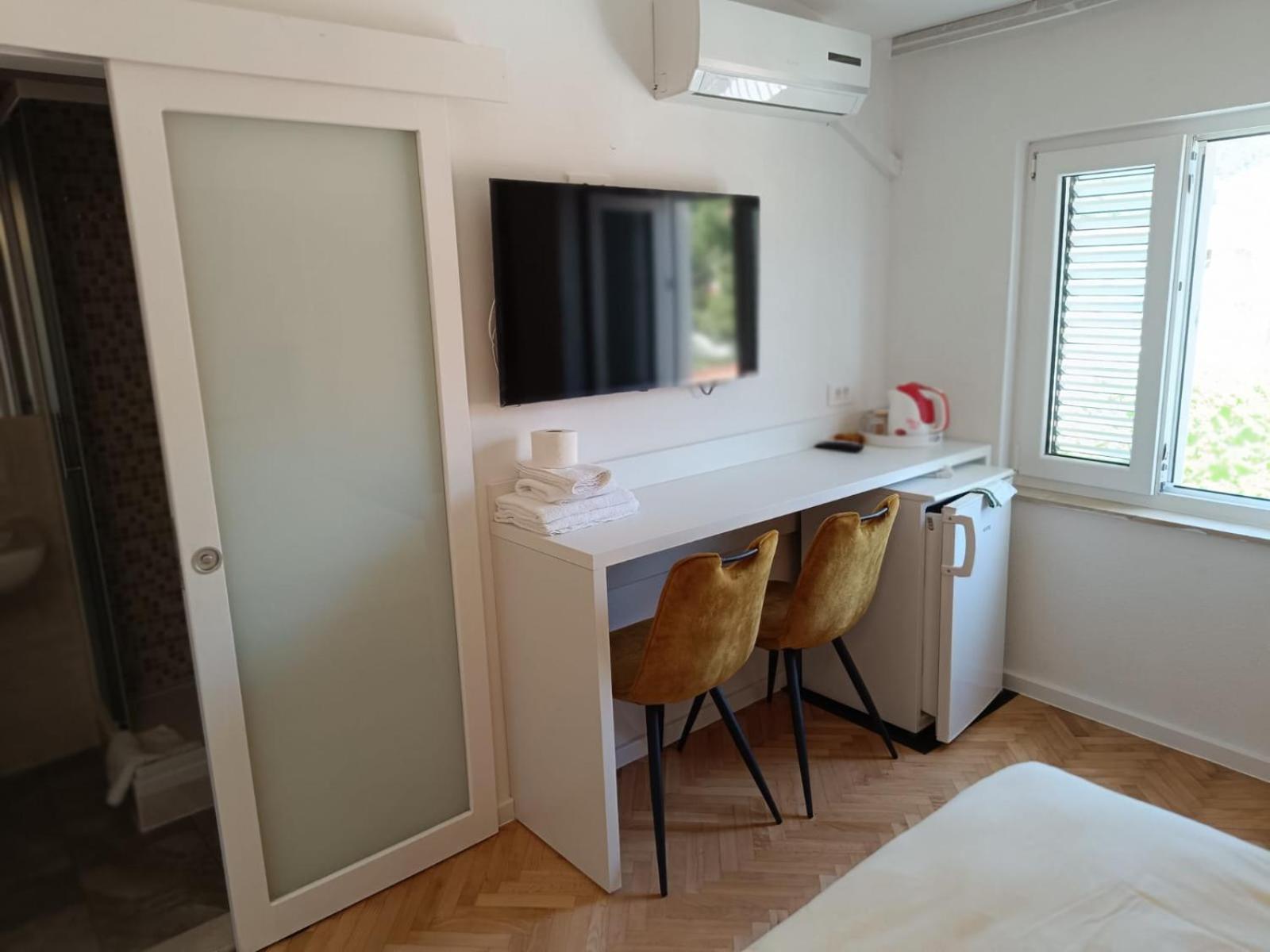 Diana Rooms And Apartments Starigrad Paklenica Pokoj fotografie