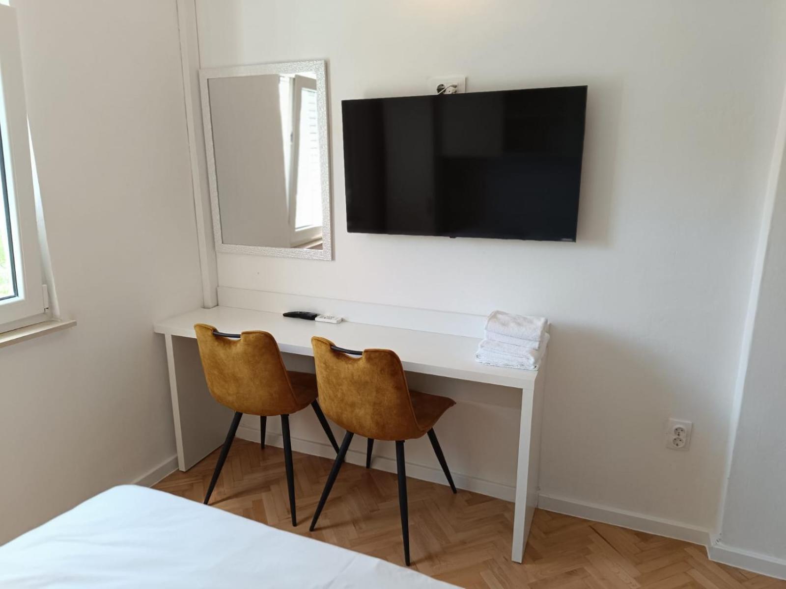 Diana Rooms And Apartments Starigrad Paklenica Pokoj fotografie