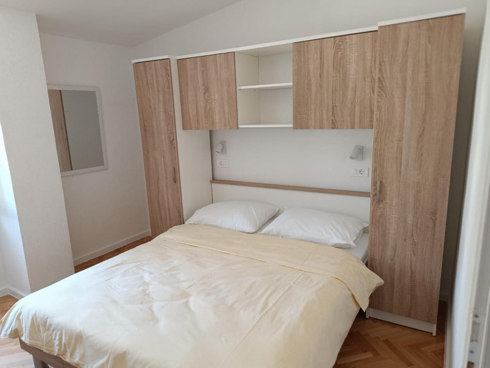 Diana Rooms And Apartments Starigrad Paklenica Pokoj fotografie